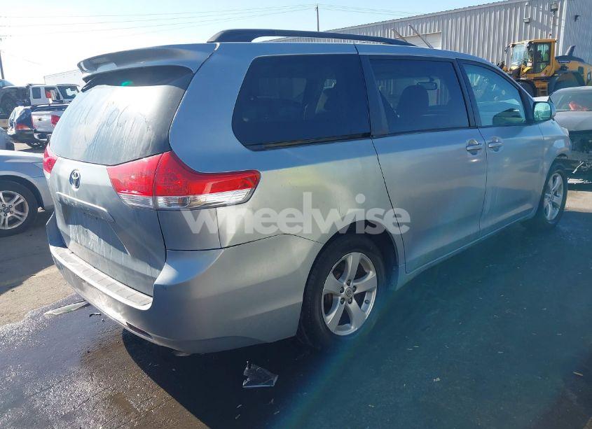 Photo 4 of 2011 Toyota Sienna LE V6 (VIN 5TDKK3DC4BS019594)