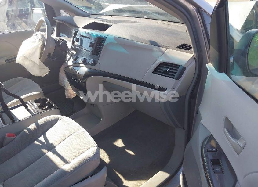 Photo 5 of 2011 Toyota Sienna LE V6 (VIN 5TDKK3DC4BS019594)