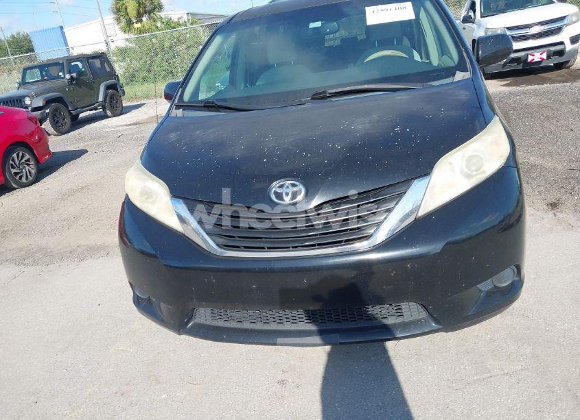 Photo 12 of 2011 Toyota Sienna LE V6 (VIN 5TDKK3DC4BS028084)