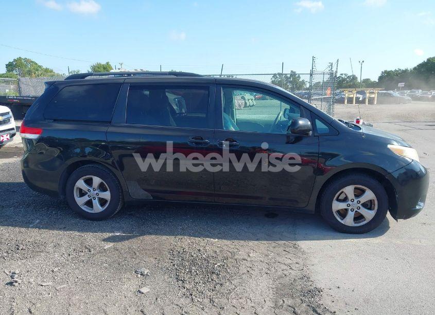 Photo 13 of 2011 Toyota Sienna LE V6 (VIN 5TDKK3DC4BS028084)