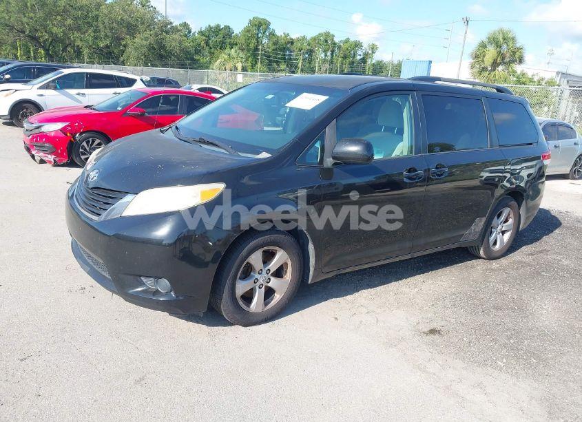 Photo 2 of 2011 Toyota Sienna LE V6 (VIN 5TDKK3DC4BS028084)