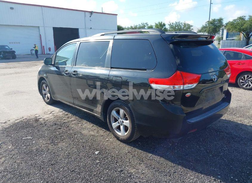 Photo 3 of 2011 Toyota Sienna LE V6 (VIN 5TDKK3DC4BS028084)