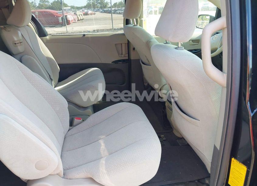 Photo 8 of 2011 Toyota Sienna LE V6 (VIN 5TDKK3DC4BS028084)