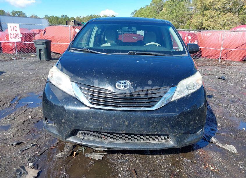 Photo 13 of 2011 Toyota Sienna LE V6 (VIN 5TDKK3DC4BS038839)