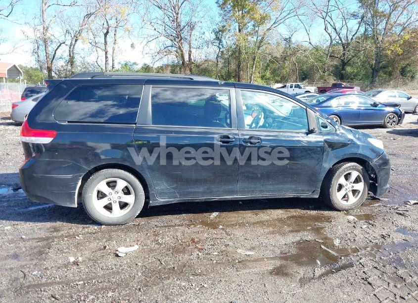 Photo 14 of 2011 Toyota Sienna LE V6 (VIN 5TDKK3DC4BS038839)
