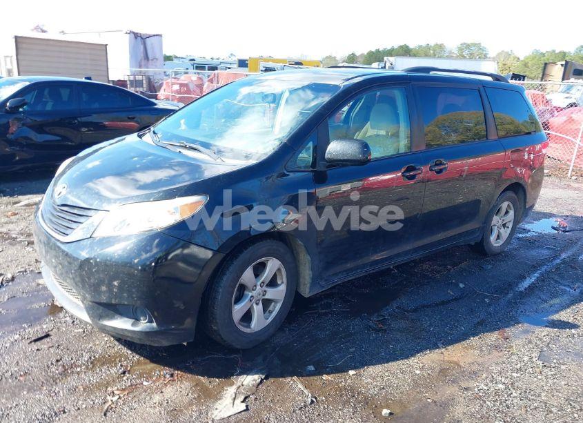 Photo 2 of 2011 Toyota Sienna LE V6 (VIN 5TDKK3DC4BS038839)