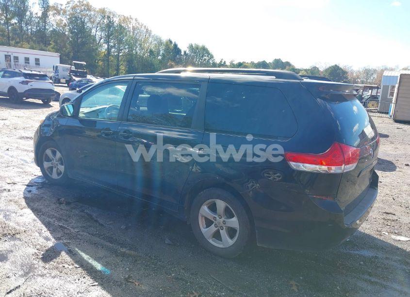 Photo 3 of 2011 Toyota Sienna LE V6 (VIN 5TDKK3DC4BS038839)