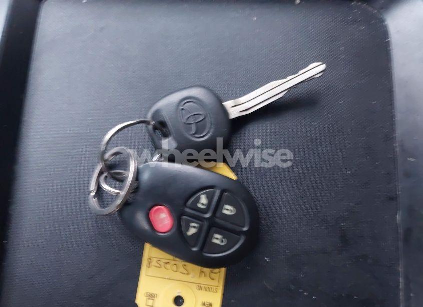 Photo 11 of 2011 Toyota Sienna LE V6 (VIN 5TDKK3DC4BS038985)