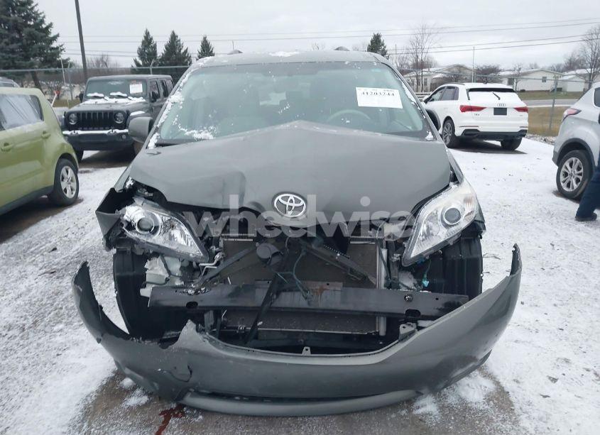 Photo 12 of 2011 Toyota Sienna LE V6 (VIN 5TDKK3DC4BS038985)