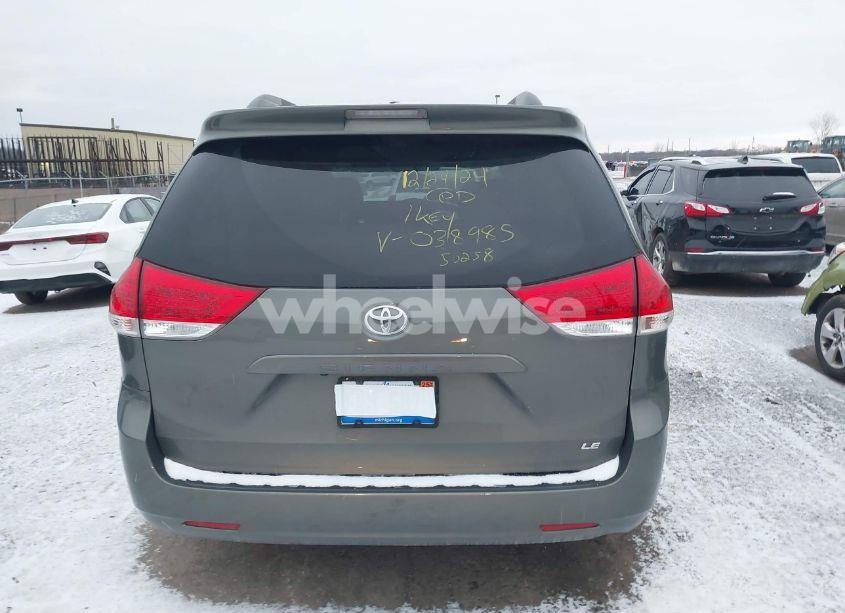 Photo 16 of 2011 Toyota Sienna LE V6 (VIN 5TDKK3DC4BS038985)