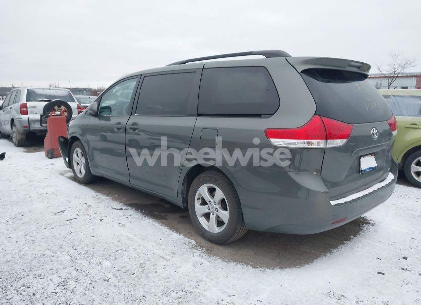 Photo 3 of 2011 Toyota Sienna LE V6 (VIN 5TDKK3DC4BS038985)