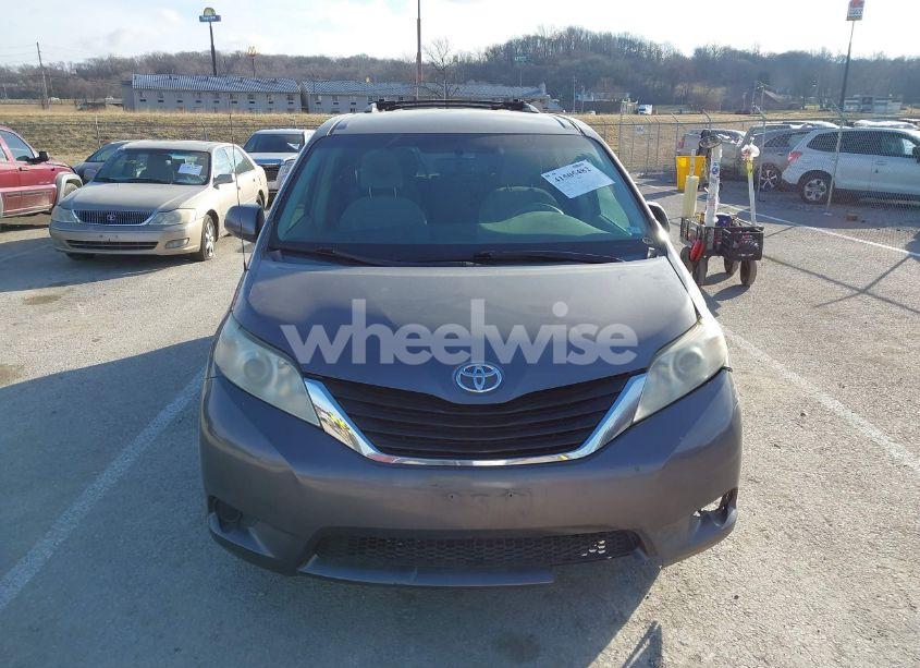 Photo 12 of 2011 Toyota Sienna LE V6 (VIN 5TDKK3DC4BS084686)