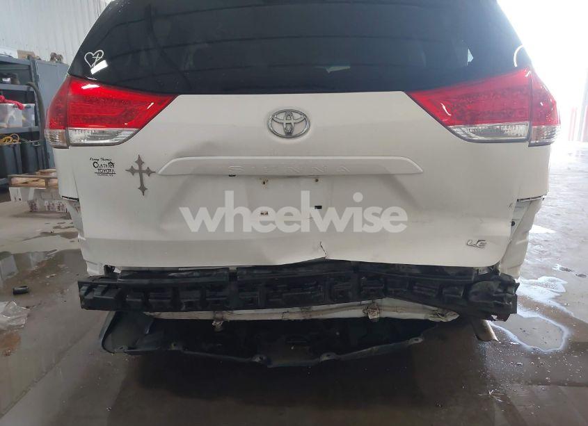 Photo 6 of 2011 Toyota Sienna LE V6 (VIN 5TDKK3DC4BS114821)