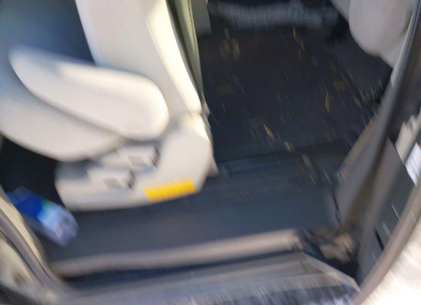 Photo 8 of 2011 Toyota Sienna LE V6 (VIN 5TDKK3DC4BS115564)