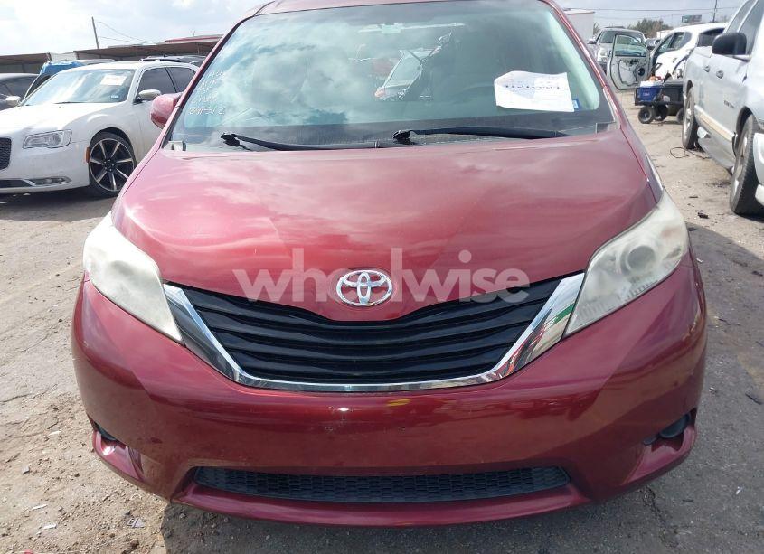 Photo 13 of 2011 Toyota Sienna LE V6 (VIN 5TDKK3DC4BS120974)
