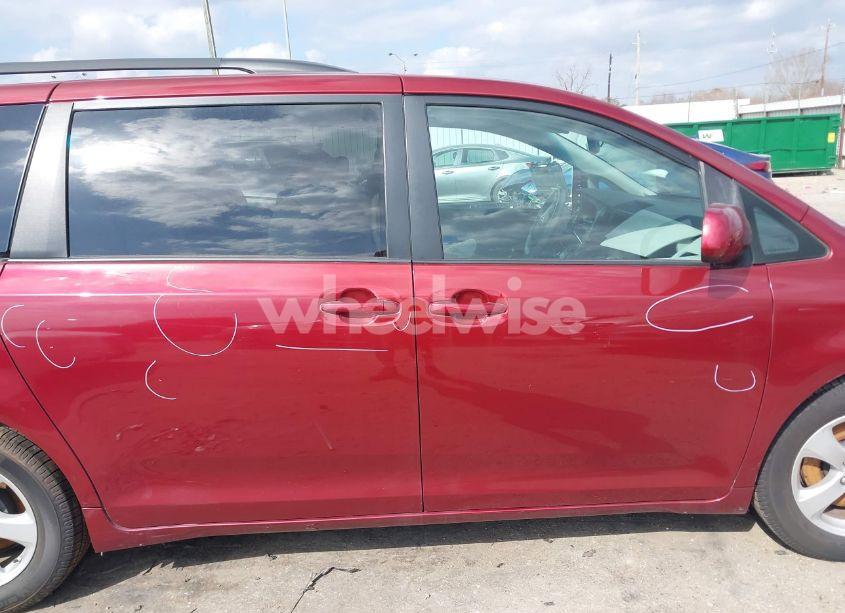 Photo 14 of 2011 Toyota Sienna LE V6 (VIN 5TDKK3DC4BS120974)