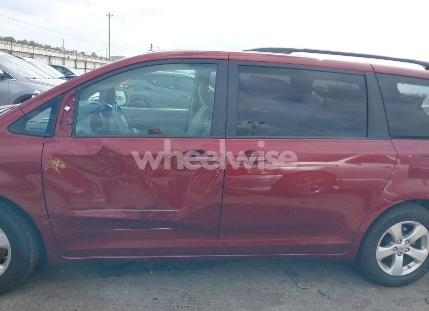 Photo 15 of 2011 Toyota Sienna LE V6 (VIN 5TDKK3DC4BS120974)