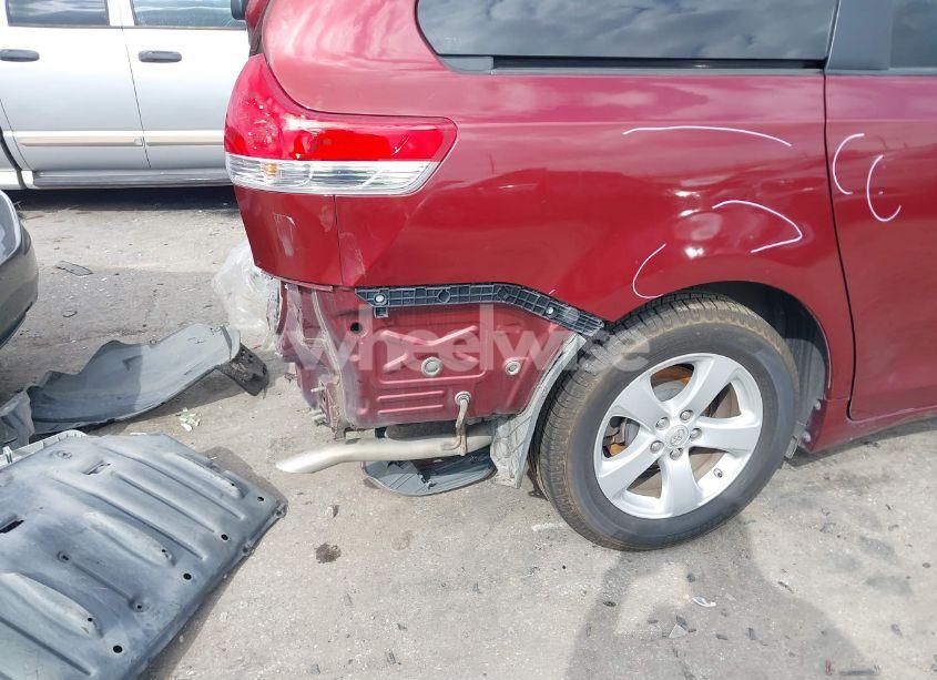 Photo 6 of 2011 Toyota Sienna LE V6 (VIN 5TDKK3DC4BS120974)