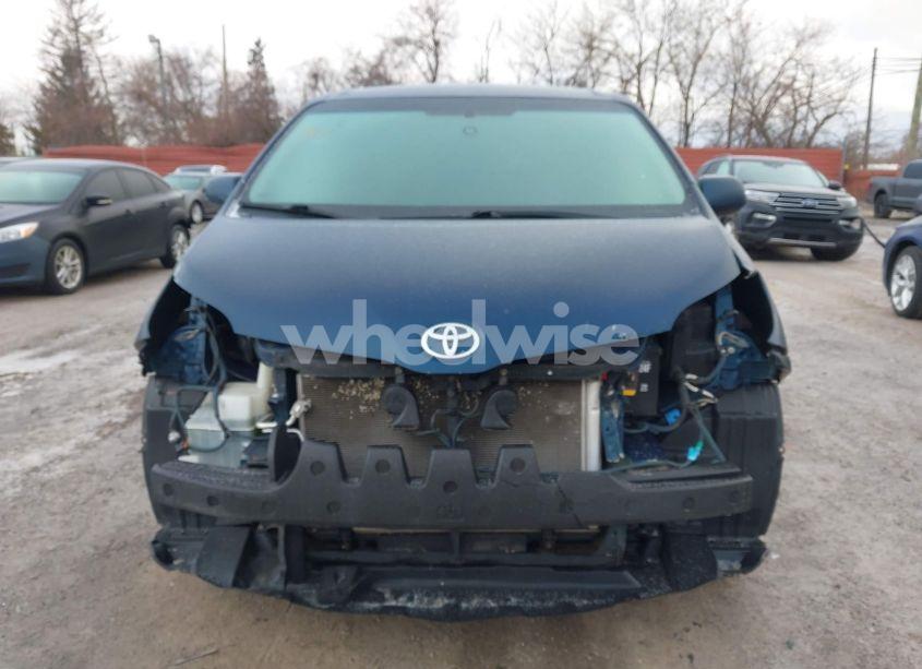 Photo 13 of 2011 Toyota Sienna LE V6 (VIN 5TDKK3DC4BS125639)