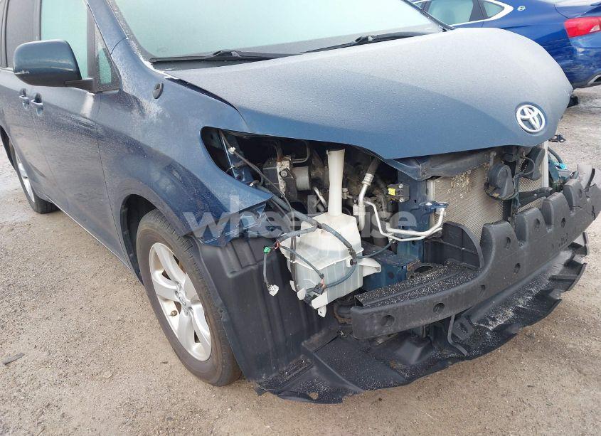 Photo 18 of 2011 Toyota Sienna LE V6 (VIN 5TDKK3DC4BS125639)