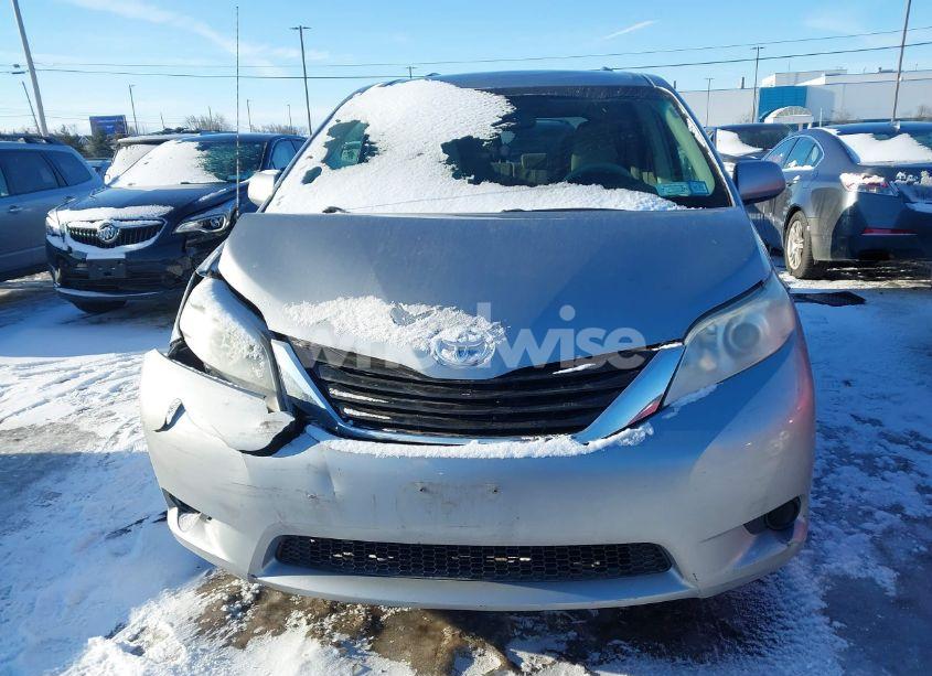 Photo 12 of 2011 Toyota Sienna LE V6 (VIN 5TDKK3DC4BS140271)