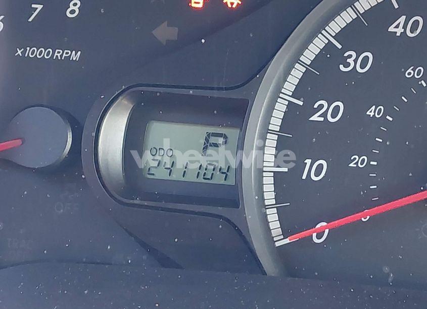 Photo 15 of 2011 Toyota Sienna LE V6 (VIN 5TDKK3DC4BS140271)