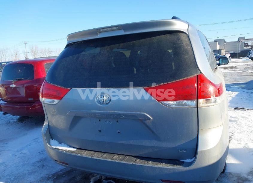 Photo 16 of 2011 Toyota Sienna LE V6 (VIN 5TDKK3DC4BS140271)
