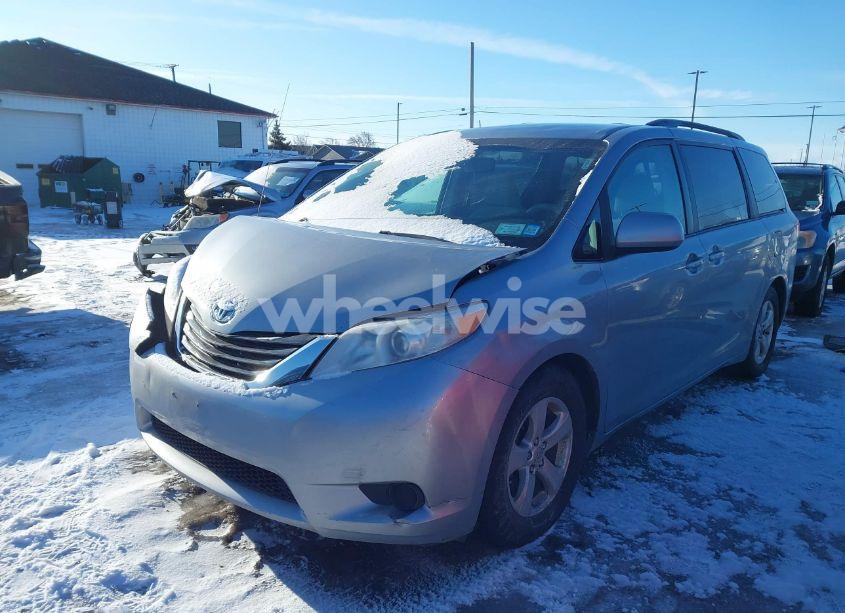Photo 2 of 2011 Toyota Sienna LE V6 (VIN 5TDKK3DC4BS140271)