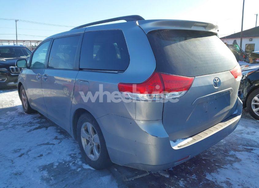 Photo 3 of 2011 Toyota Sienna LE V6 (VIN 5TDKK3DC4BS140271)