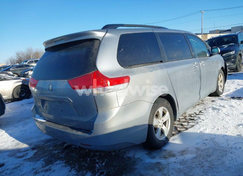 Photo 4 of 2011 Toyota Sienna LE V6 (VIN 5TDKK3DC4BS140271)