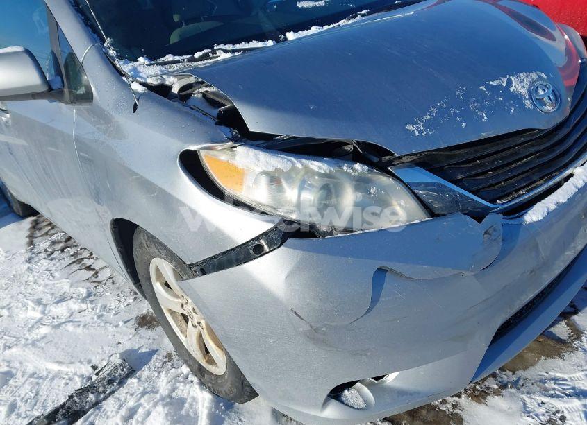 Photo 6 of 2011 Toyota Sienna LE V6 (VIN 5TDKK3DC4BS140271)