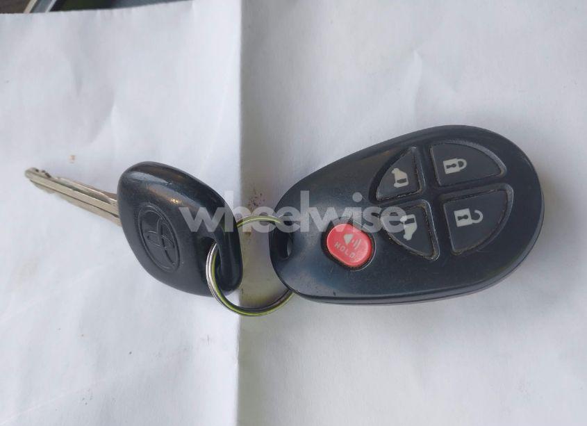 Photo 11 of 2011 Toyota Sienna LE V6 (VIN 5TDKK3DC4BS173688)