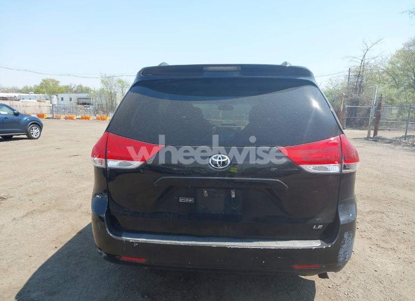 Photo 16 of 2011 Toyota Sienna LE V6 (VIN 5TDKK3DC4BS173688)