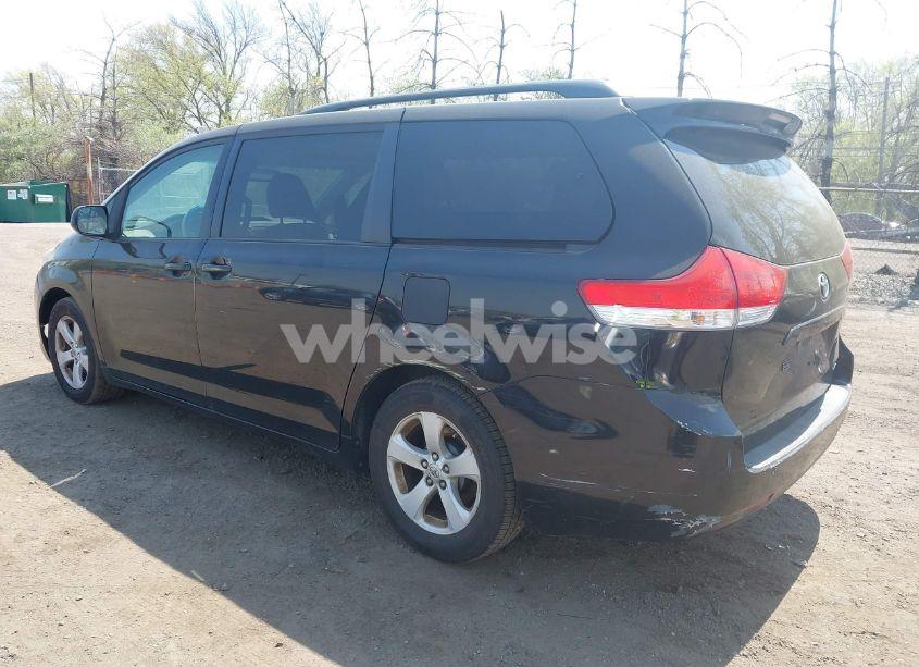 Photo 3 of 2011 Toyota Sienna LE V6 (VIN 5TDKK3DC4BS173688)