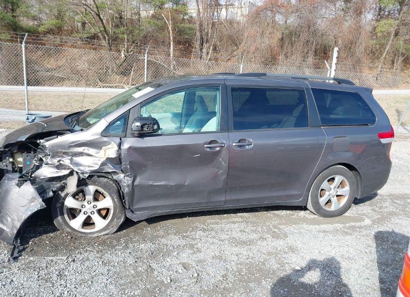 Photo 14 of 2012 Toyota Sienna LE V6 8 PASSENGER (VIN 5TDKK3DC4CS202902)