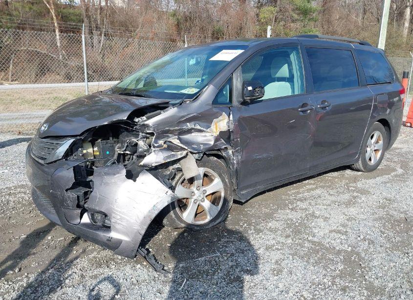 Photo 2 of 2012 Toyota Sienna LE V6 8 PASSENGER (VIN 5TDKK3DC4CS202902)