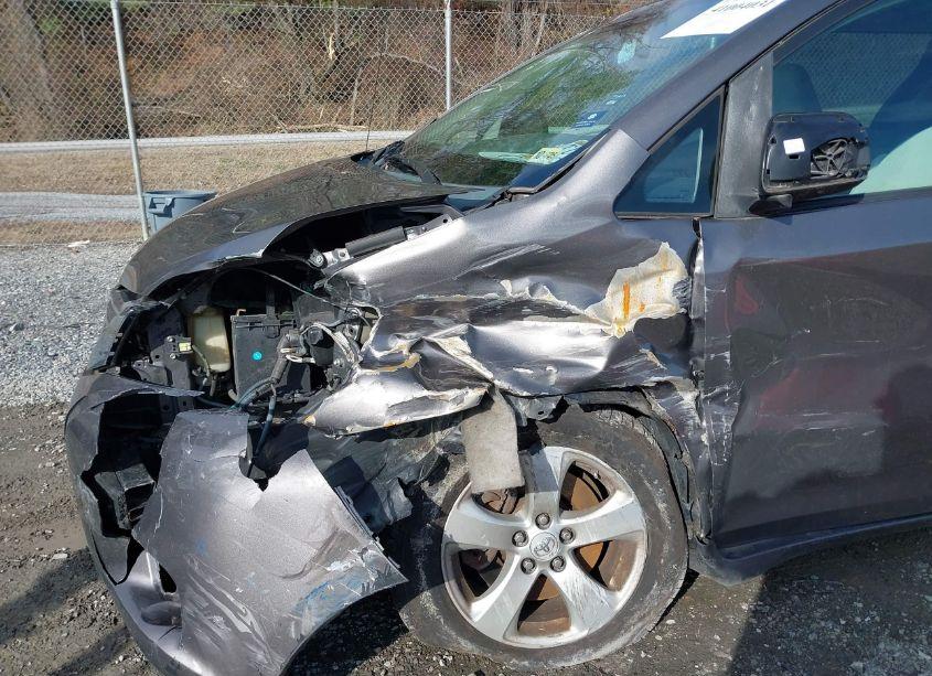 Photo 6 of 2012 Toyota Sienna LE V6 8 PASSENGER (VIN 5TDKK3DC4CS202902)