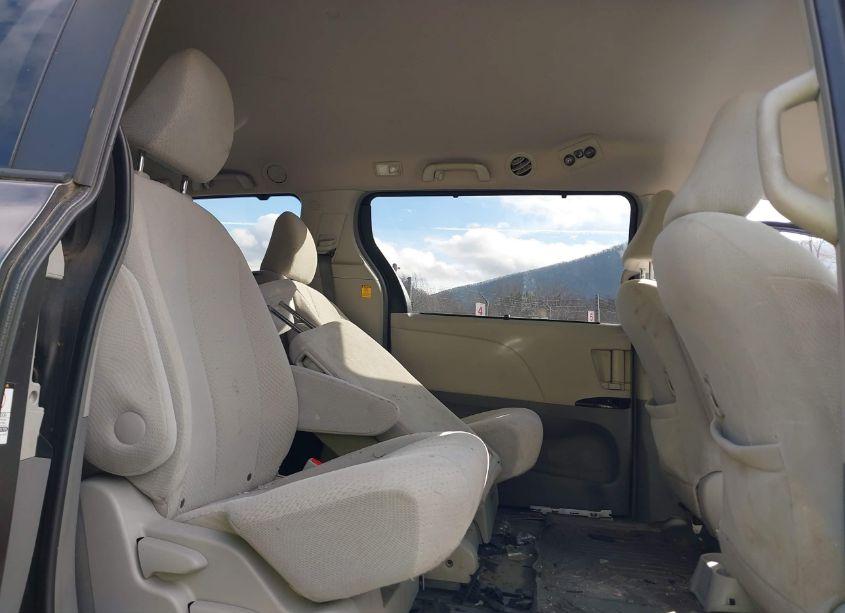 Photo 8 of 2012 Toyota Sienna LE V6 8 PASSENGER (VIN 5TDKK3DC4CS202902)