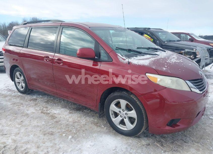 2012 Toyota Sienna LE V6 8 PASSENGER (VIN 5TDKK3DC4CS205637) main photo