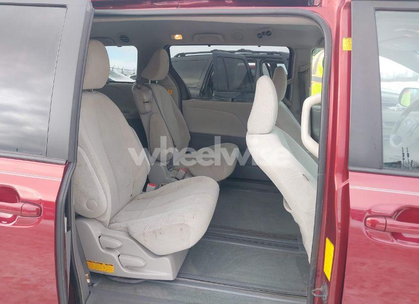 Photo 8 of 2012 Toyota Sienna LE V6 8 PASSENGER (VIN 5TDKK3DC4CS205637)