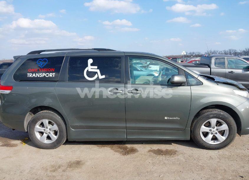 Photo 13 of 2012 Toyota Sienna (VIN 5TDKK3DC4CS223135)