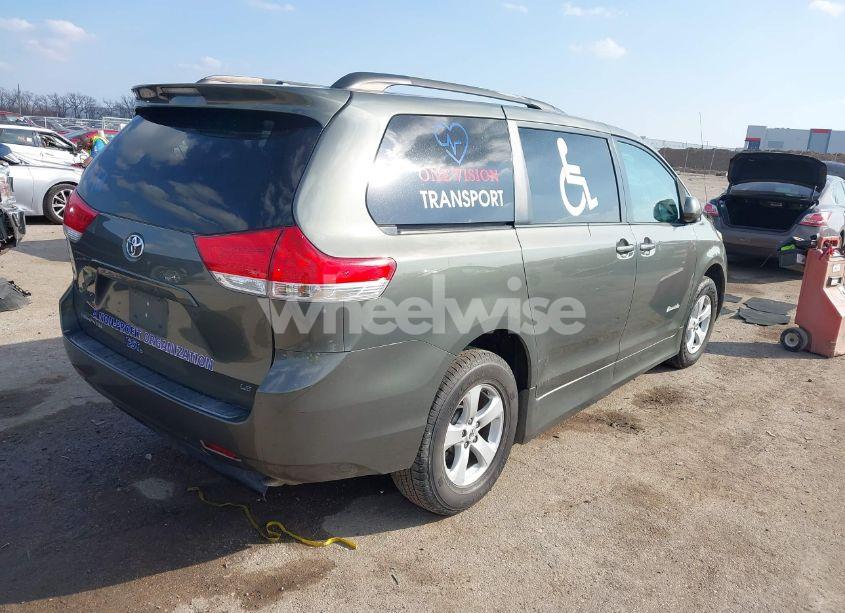 Photo 4 of 2012 Toyota Sienna (VIN 5TDKK3DC4CS223135)