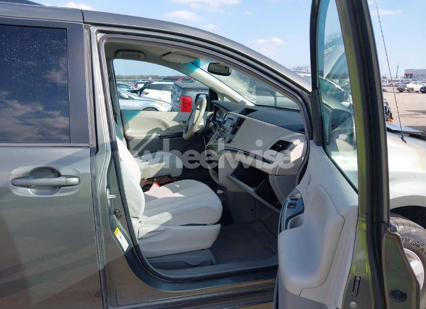 Photo 5 of 2012 Toyota Sienna (VIN 5TDKK3DC4CS223135)