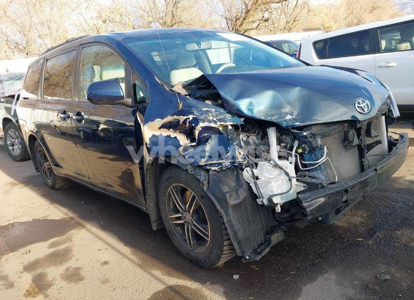 2012 Toyota Sienna LE V6 8 PASSENGER (VIN 5TDKK3DC4CS224009) main photo