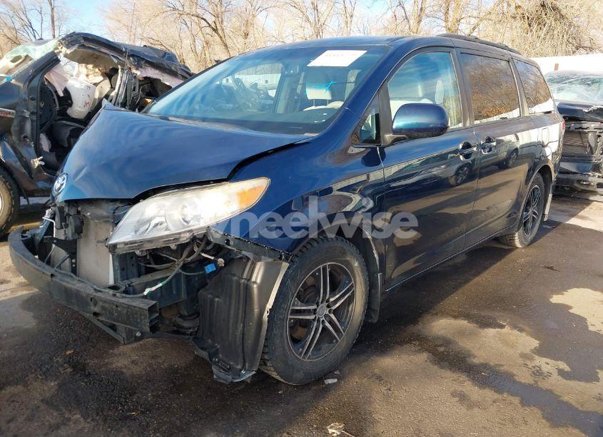 Photo 2 of 2012 Toyota Sienna LE V6 8 PASSENGER (VIN 5TDKK3DC4CS224009)
