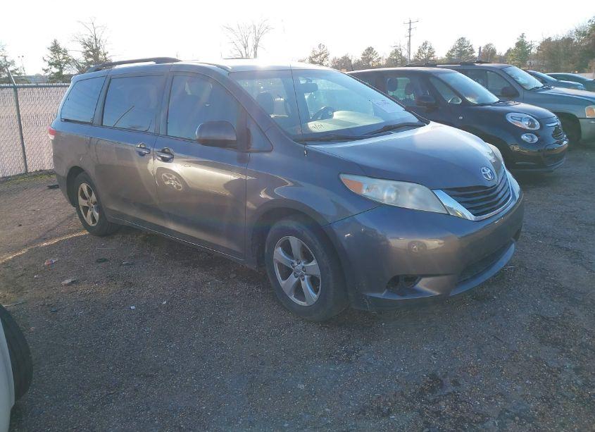 2012 Toyota Sienna LE V6 8 PASSENGER (VIN 5TDKK3DC4CS239481) main photo