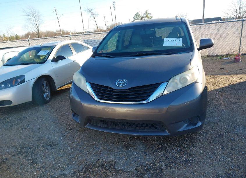 Photo 12 of 2012 Toyota Sienna LE V6 8 PASSENGER (VIN 5TDKK3DC4CS239481)