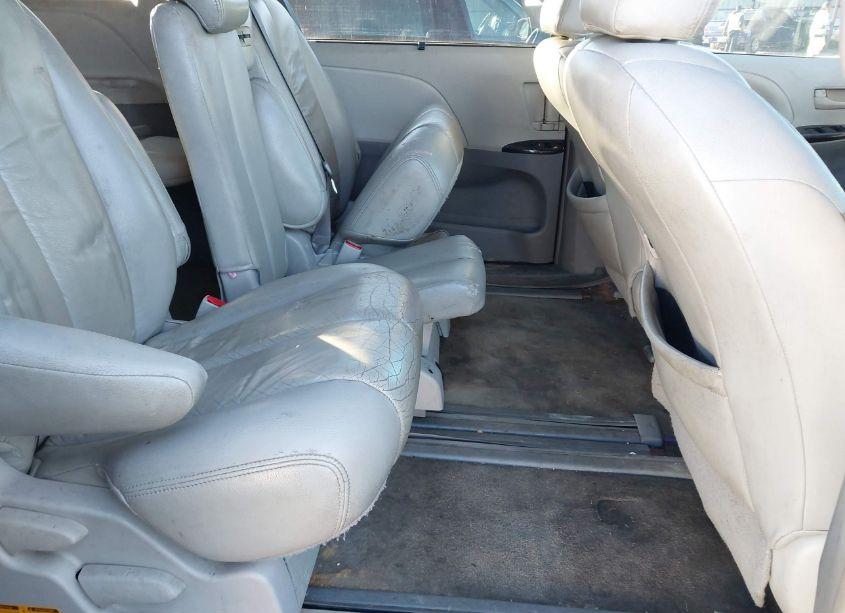 Photo 8 of 2012 Toyota Sienna LE V6 8 PASSENGER (VIN 5TDKK3DC4CS239481)