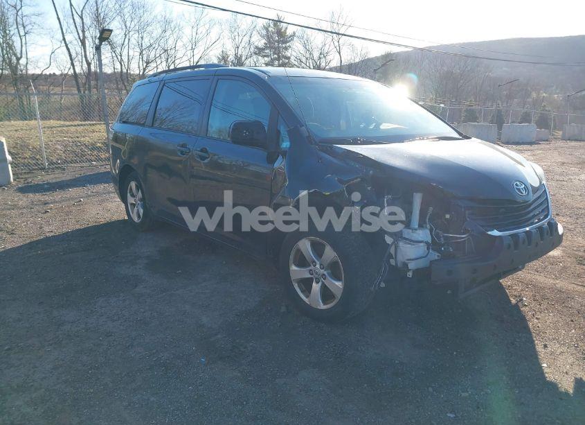 2012 Toyota Sienna LE V6 8 PASSENGER (VIN 5TDKK3DC4CS254580) main photo