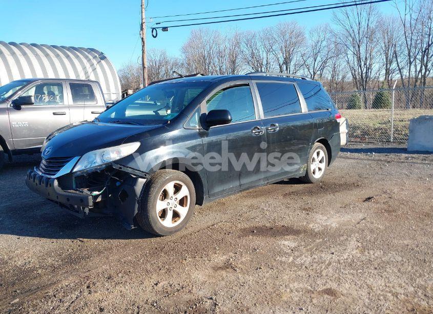 Photo 2 of 2012 Toyota Sienna LE V6 8 PASSENGER (VIN 5TDKK3DC4CS254580)